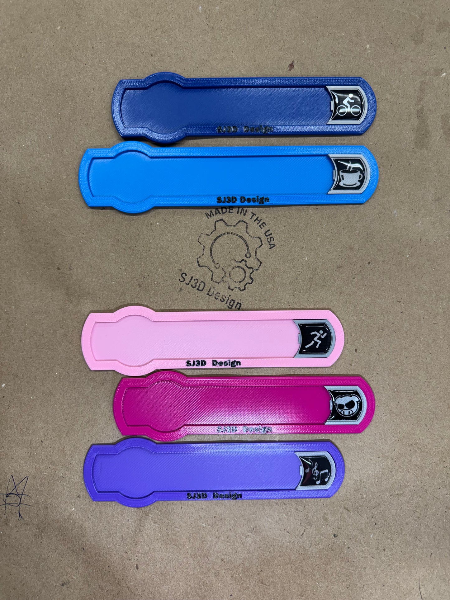 Subaru badge mag caddy