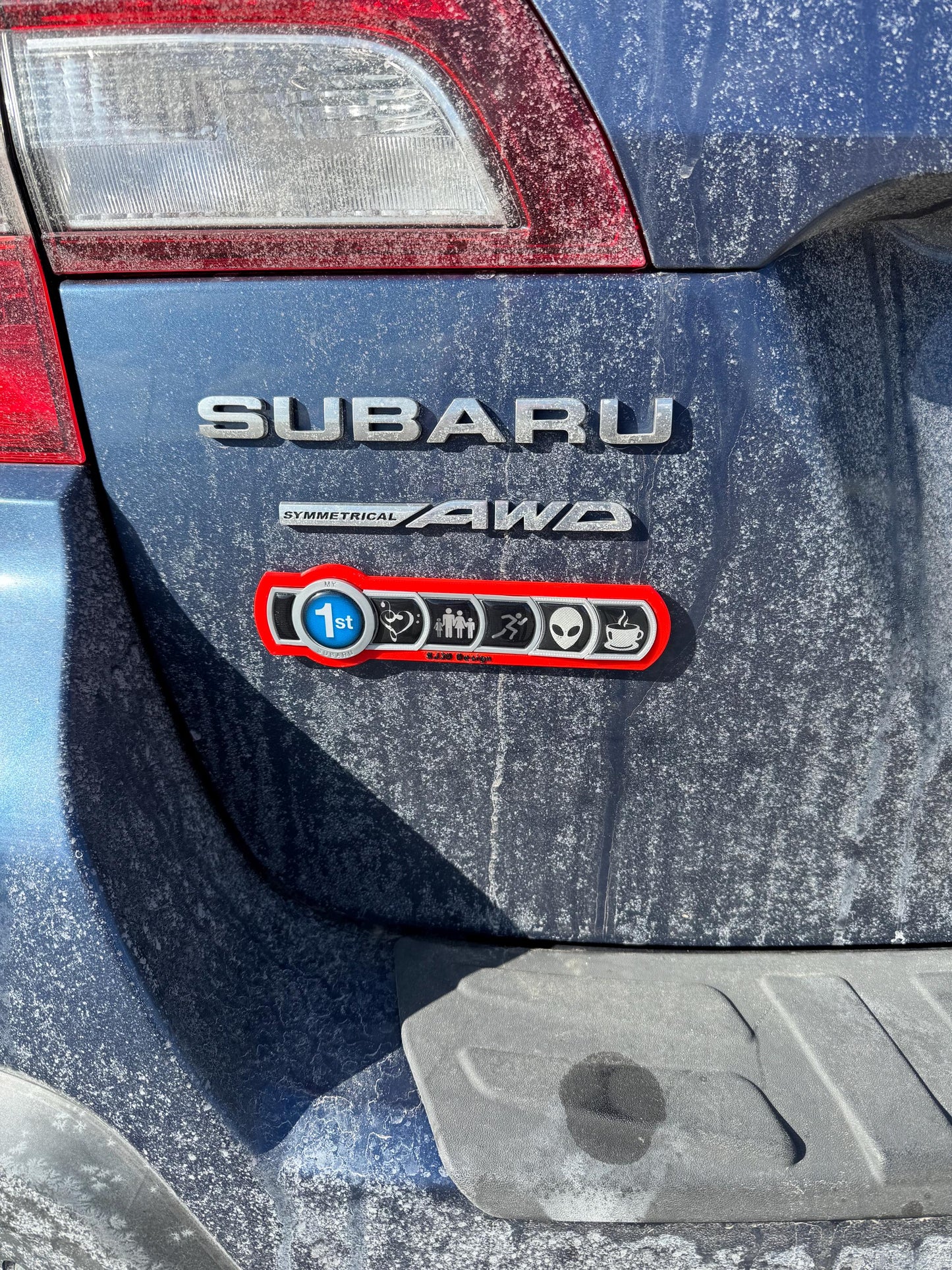 Subaru badge mag caddy