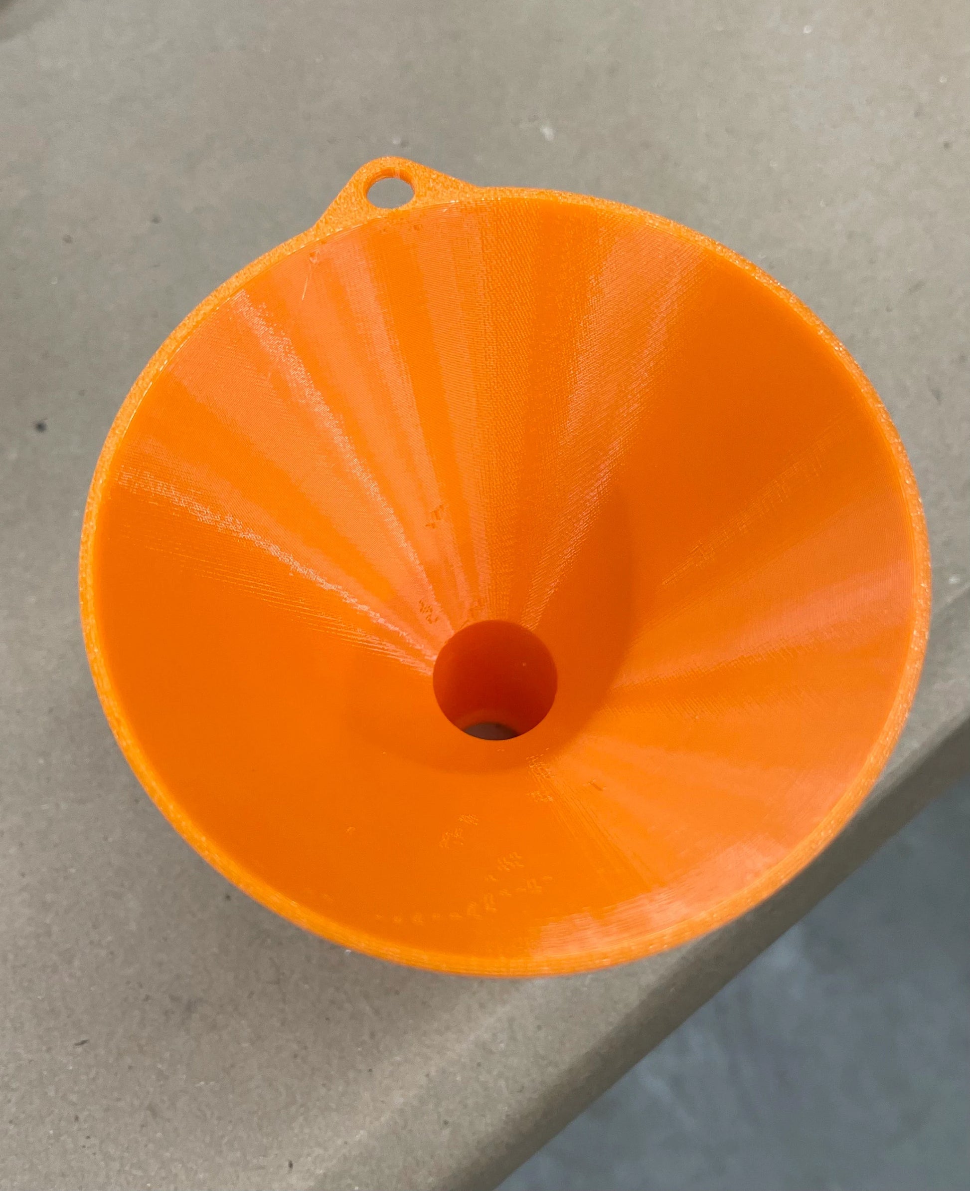 Flexible threaded oil funnel – SJ3D Design